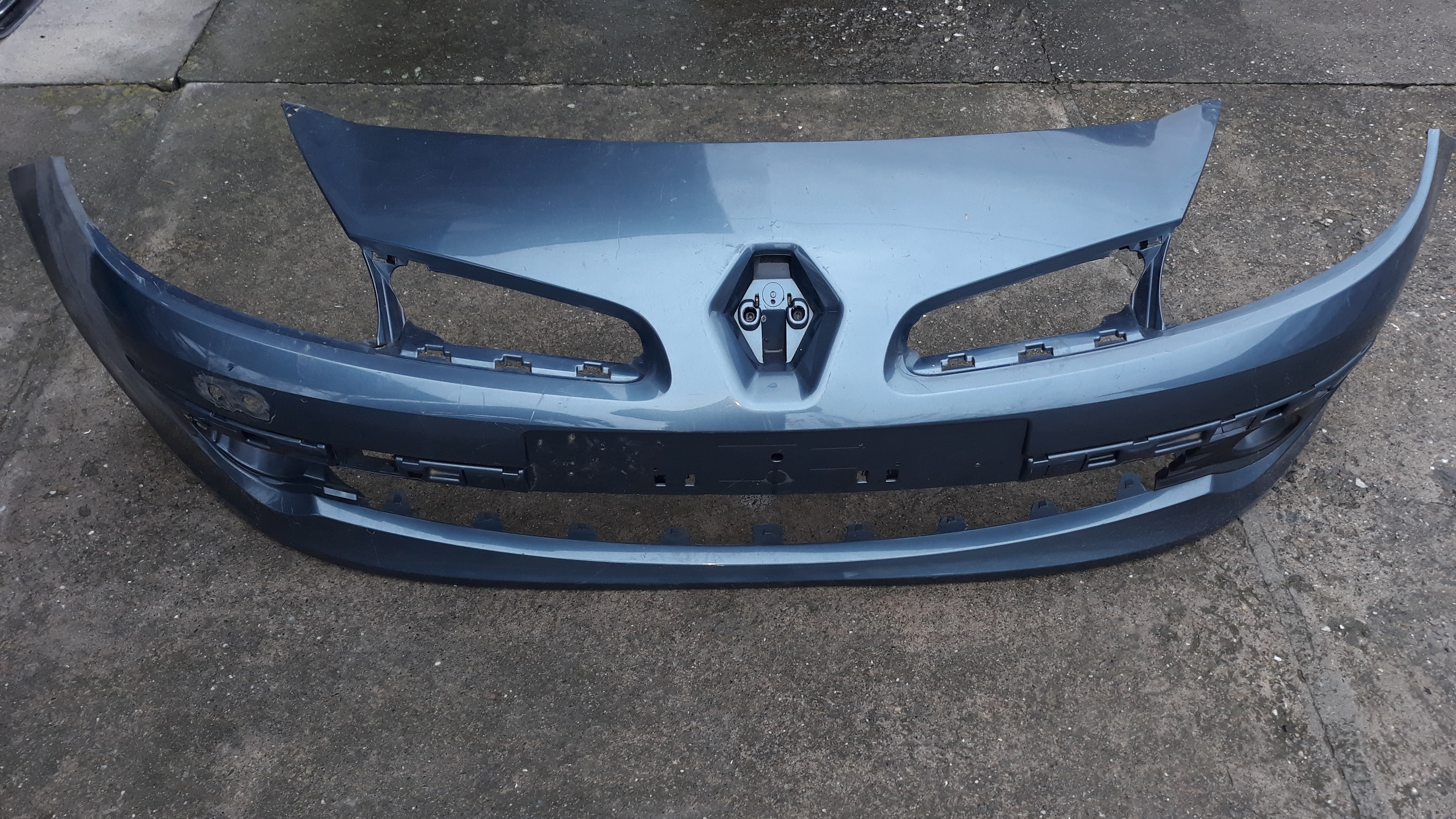 BRANIK PREDEN ZA RENAULT CLIO III 2005 - 2009